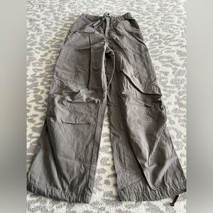 low-rise baggy cargo jeans